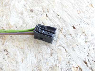 Mercedes Black 8 Pole 6 Wire Connector A00154510733